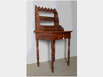 strepitoso-tavolinetto-scrittoio-con 