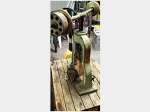pressa-a-vite-prezzo-eur10000 